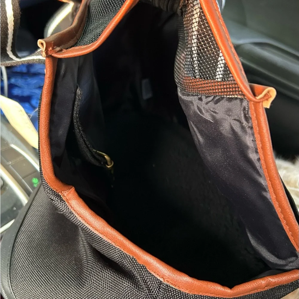 Pet carrier
